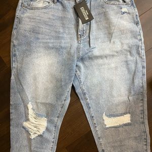 Brand new high waisted mom jeans! Size 14s US.